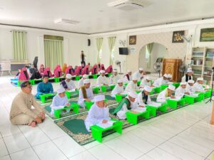 Pelajar Maahad Tahfiz Assohabah sedang belajar Al-Quran