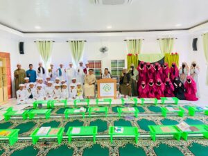Pelajar dan guru Maahad Tahfiz Assohabah di ruang pembelajaran